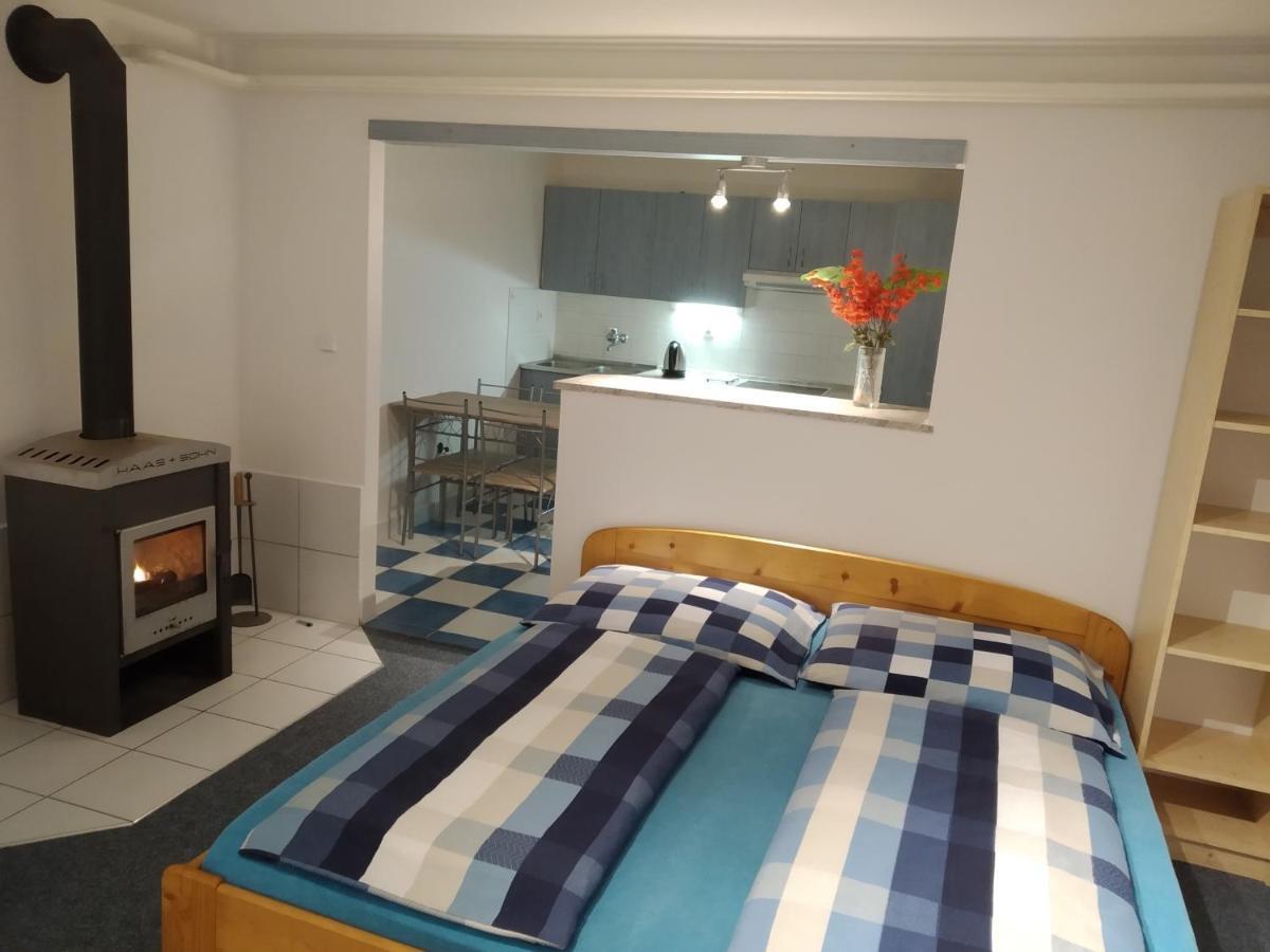 Apartmany Pod Strani Vrchlabi Ngoại thất bức ảnh